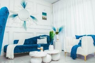 Blue Waves Luxury Apartment- Power Backup Vacation rental in Sandton