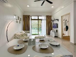 8pax Austin 5min to AICCC/ IKEA/ Toppen Vacation rental in Johor Bahru