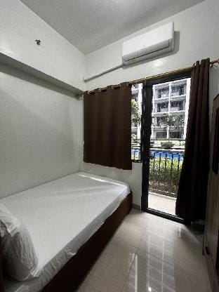Shore 2 Residences - Unit 206 Tower 3 Apartment in Pasay