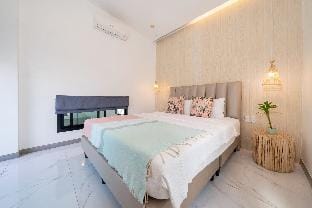 Tropical 2-Storey 4BR Pool Villa Serenity Rawai Villa in Rawai