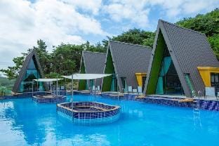 Pohang Peridot Pool Villa N Pool Glamping Bed and Breakfast in South Korea