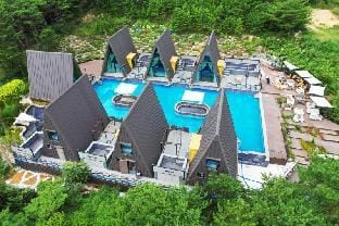 Pohang Peridot Pool Villa N Pool Glamping Bed and Breakfast in South Korea