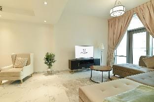 Canal View 1 BR Premium Apt - Amna Tower Apartment in Dubai
