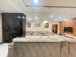 Crown Inn Apartments Apartment in Punjab