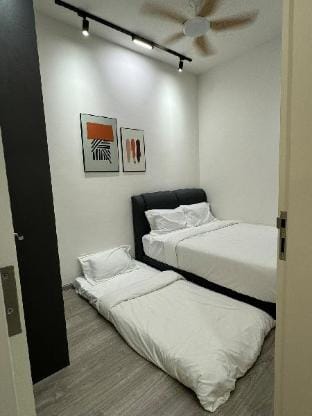 Brand New PJ D'sara 2BR 1B Suite (F)3CPark Apartment in Subang Jaya