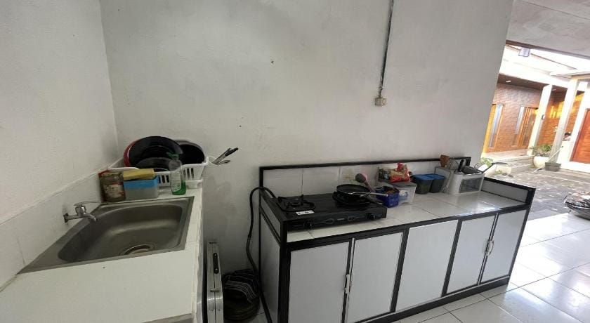 Zee House Hotel in North Kuta