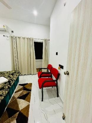 One BHK Suite -203@ Kanti Villa -MahaShiva Retreat Vacation rental in Varanasi