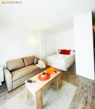 Seaside Serenity Suite - Salou Apartment in Salou