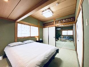 Traditional house ! easy access to Namba/USJ Vacation rental in Osaka
