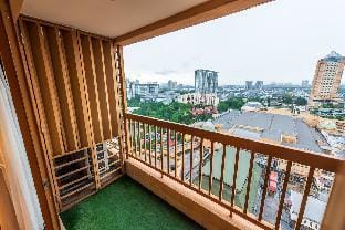 Balcony Lagoon View 2-6pax Homestay @Resort Suites Apartment in Subang Jaya