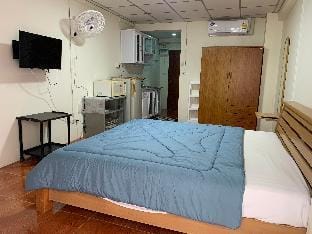 Relaxing Comfort Large Room at Jomtien Beach Apartment in Pattaya City