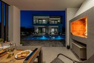 Modern 4BR Villa: Pool, Jacuzzi, Near Zadar (2024) Villa in Zadar County