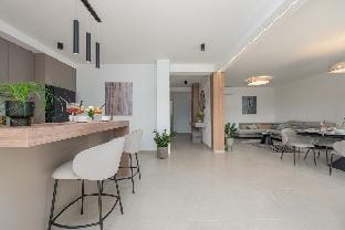 Modern 4BR Villa: Pool, Jacuzzi, Near Zadar (2024) Villa in Zadar County