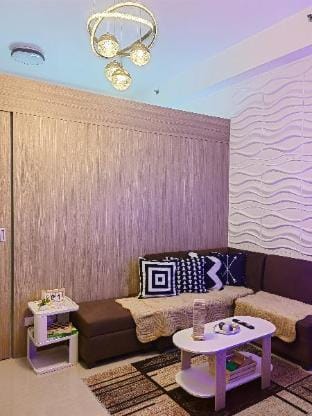StaycationTayobyJS @Shore1 near MOA Apartment in Pasay