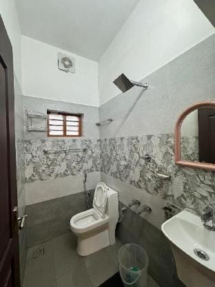 Cozy Space near Infopark Apartment in Kochi
