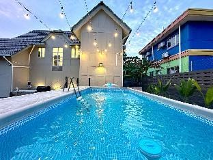 BNB Country Homestay, Rawang- 20 pax, pool, event Villa in Selangor, Malaysia
