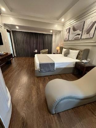 Khách Sạn Hà Nội Phượng Hoàng Apartment in Laos