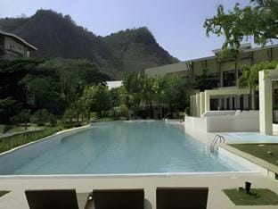 Cozy Pico de Loro with Mountain View Apartment in Nasugbu