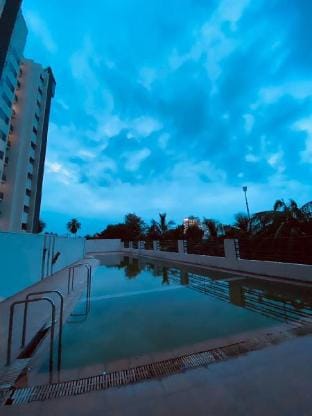 2-Bed Corporate Penthouse with Pool, Sky Orbit. Apartment in Gujarat