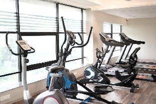 2-Bed Corporate Penthouse with Pool, Sky Orbit. Apartment in Gujarat