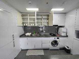 Haeundae 1-minute distance/Netflix/Family Suite/Clean Accommodation (2/18) Vacation rental in Busan
