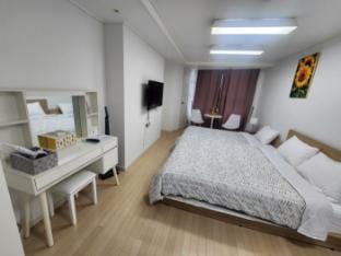 Haeundae Couple Room/Short-term Rental/Clean Accommodation/Netflix (1/84) Apartment in Busan