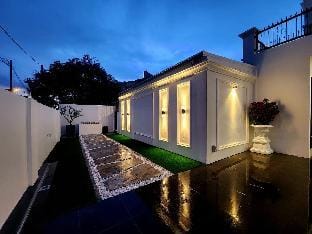 Atelier Pool Villa @ Ipoh Town (14-19 pax) Vacation rental in Ipoh