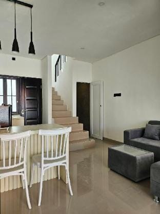 A brand new Casandi Townhouse, Uluwatu Bali Vacation rental in Kuta Selatan