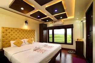 4 Bedroom A/c Private Houseboat With All Meals Vacation rental in Alappuzha