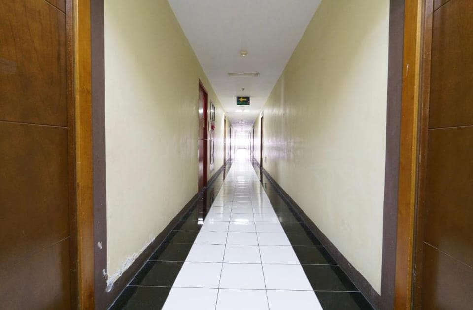 OYO 94087 Apartment 19 Avenue By Rh Hotel in Jakarta