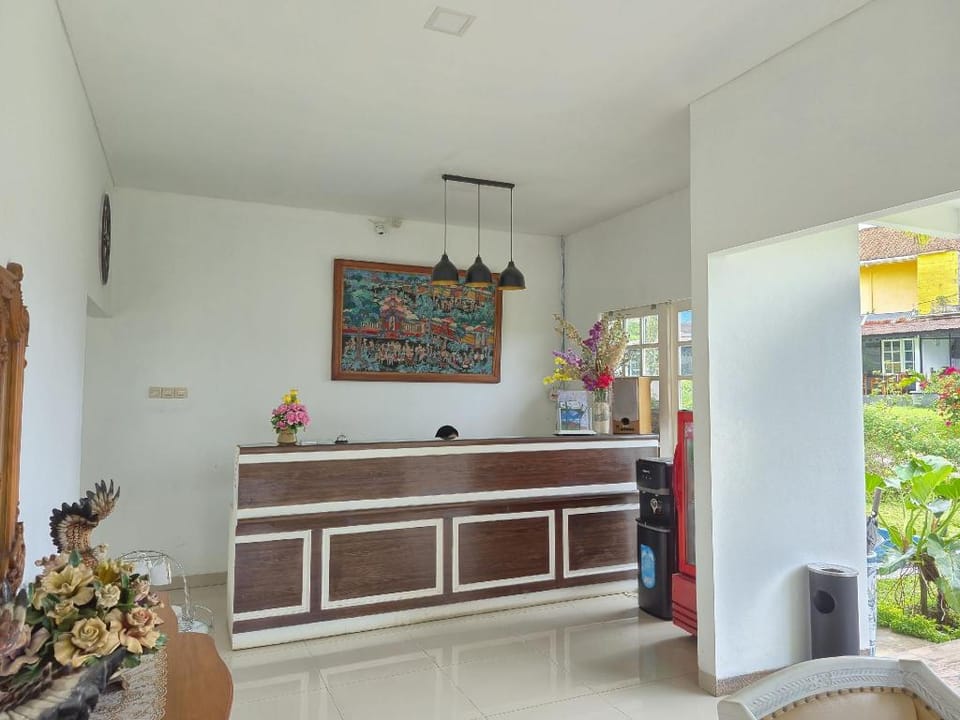 Capital O 94094 New Lembah Nyiur Hotel in Cisarua