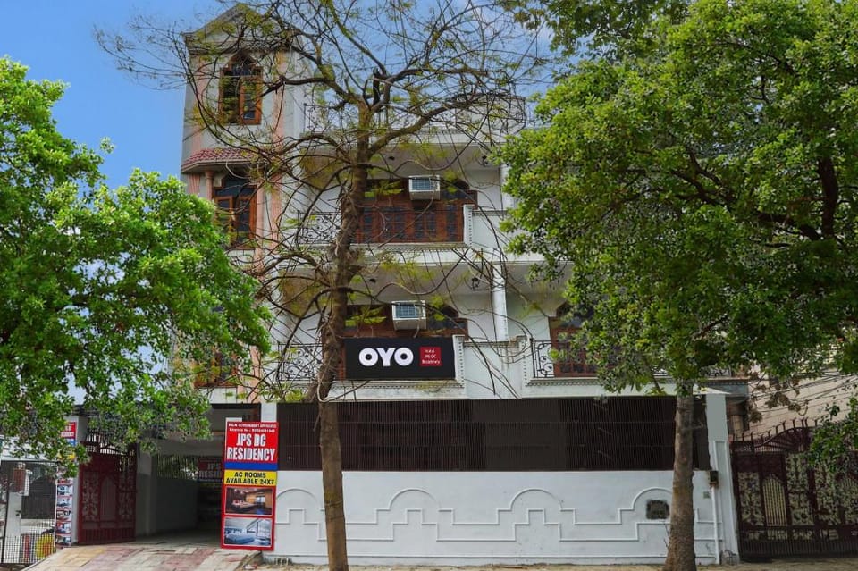 Hotel O JPS DC RESIDENCY Hotel in New Delhi