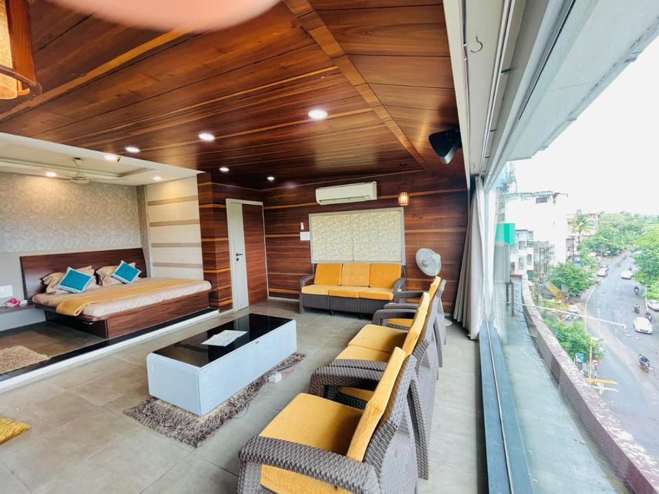 Siddharth Lake View Penthouse Hotel in Maharashtra