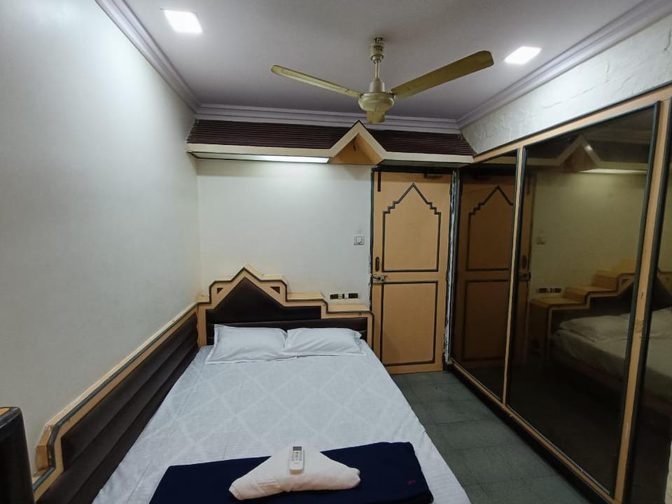Hotel Platinum Residency Colaba Hotel in Mumbai