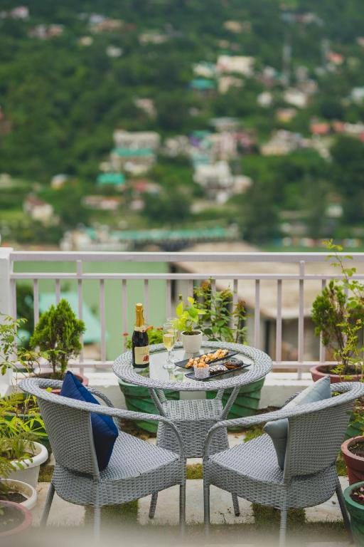 Navya Stays Hotel in Uttarakhand