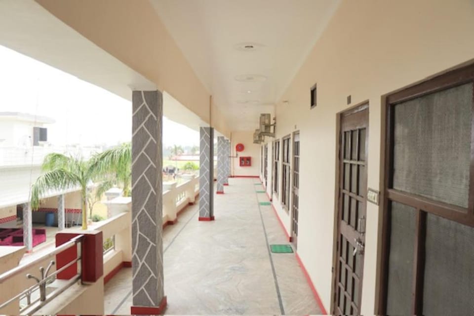 Raj Garden and Hotel Hotel in Uttar Pradesh