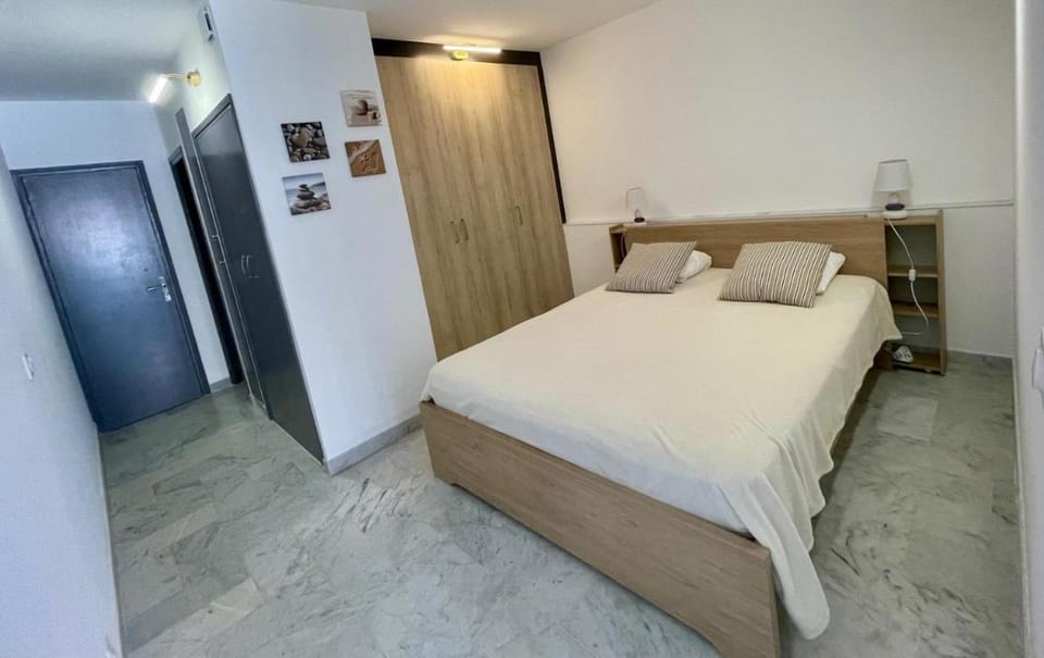 Appartement Terrasse, centre-ville, 5 min de la plage Apartment in Cavalaire-sur-Mer