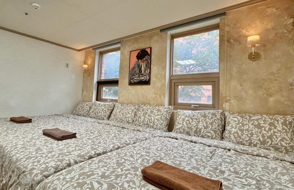 Roi Guesthouse Bed and Breakfast in Seoul