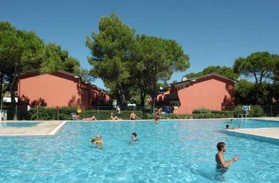 Bright flat with shared swimming pool Apartment in Bibione