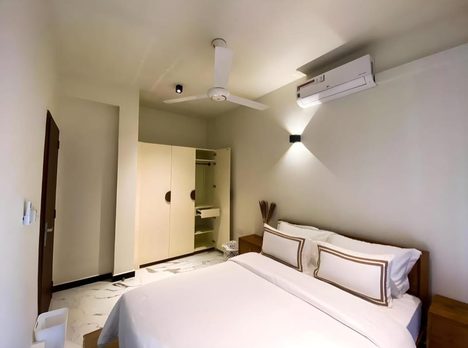 Marine Breeze Residencies Hotel in Colombo