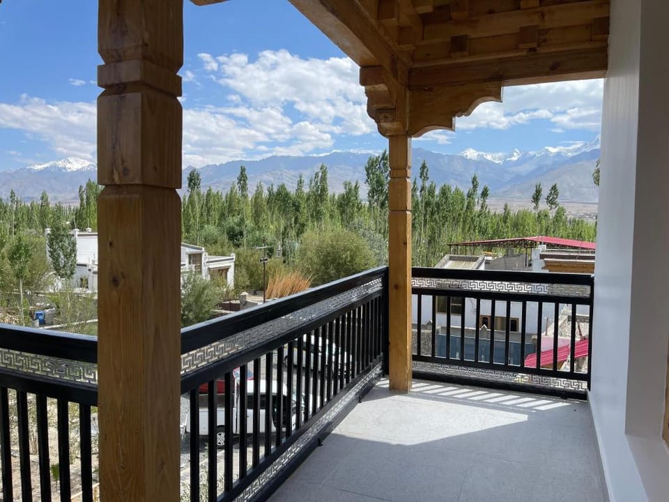 Earthhome by Angchok Hotel in India