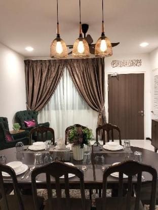 MH Homestay 3R2B Condo near KLCC, Wi-fi & Netflix  Apartment in Federal Territory of Kuala Lumpur