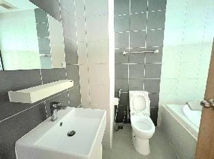 Siracha Seaview condo(L9) Apartment in Chon Buri Changwat