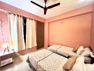 Primrose: Spacious 2BHK w/ balcony with view Apartment in Bangladesh