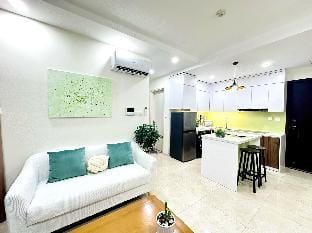 Lakeside /2Bedrooms/Vinhome D’capitale/HighRise Apartment in Laos