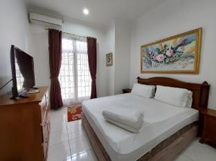 Cikujang Houses Vacation rental in West Java
