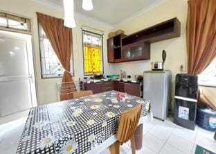Villa Puncak at Bunga 2 kamar ada Karoke & Wifi Vacation rental in West Java