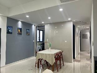 SVT Sunway Velocity 10pax Cheras MRT LRT KLCC view Vacation rental in Federal Territory of Kuala Lumpur