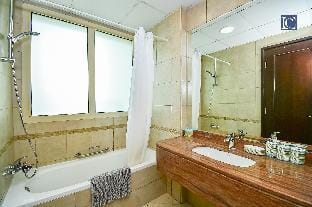 Sea view STUDIO with balcony in Marina  - JMI  Apartment in Dubai