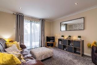 Two Bed Home, Private Garden Parking Long Stays Vacation rental in Nottingham